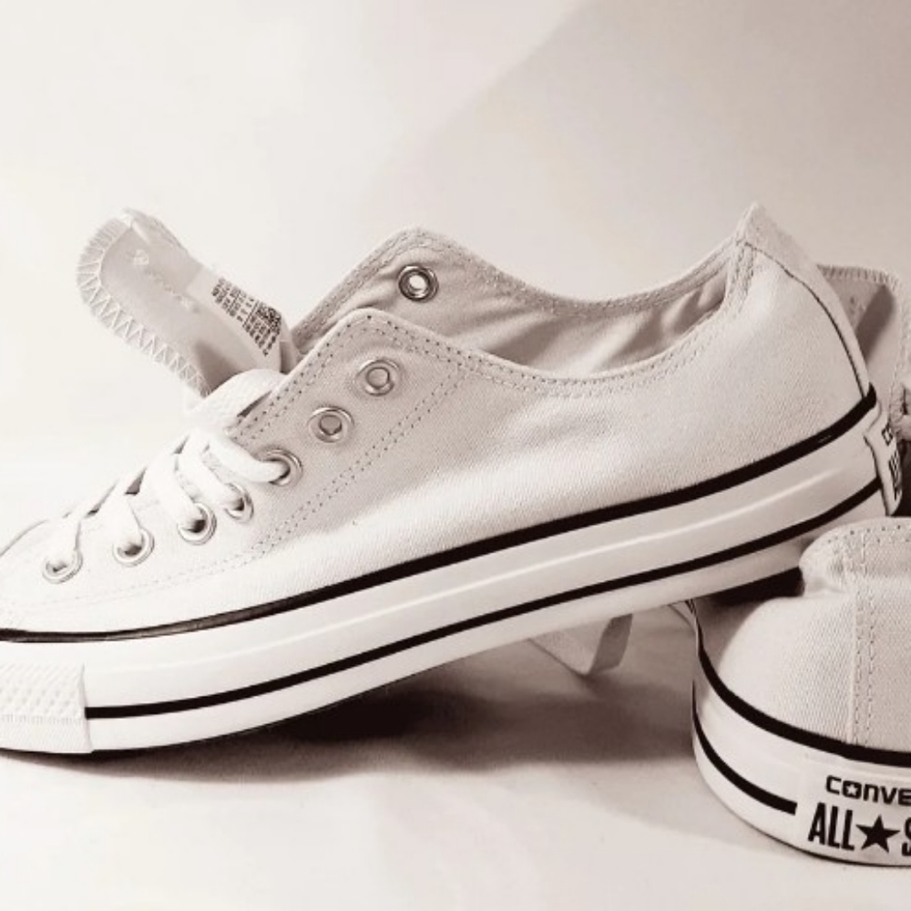 Low Top Chucks